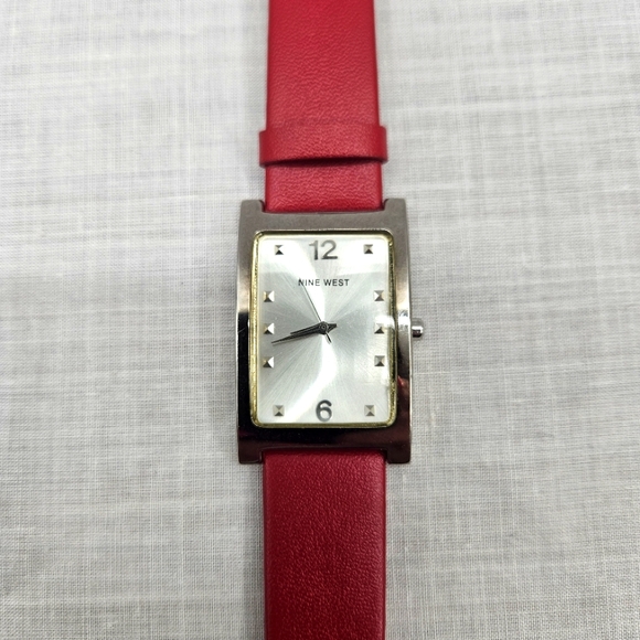 Nine West Silvertone Red Strap Watch Needs‎ Battery - Picture 1 of 10